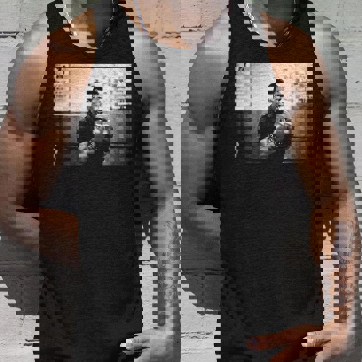 ボクサー マイク・タイソン ロンドンで ジェームズ・ティリス 対 フランク・ブルーノ タンクトップ 彼への贈り物