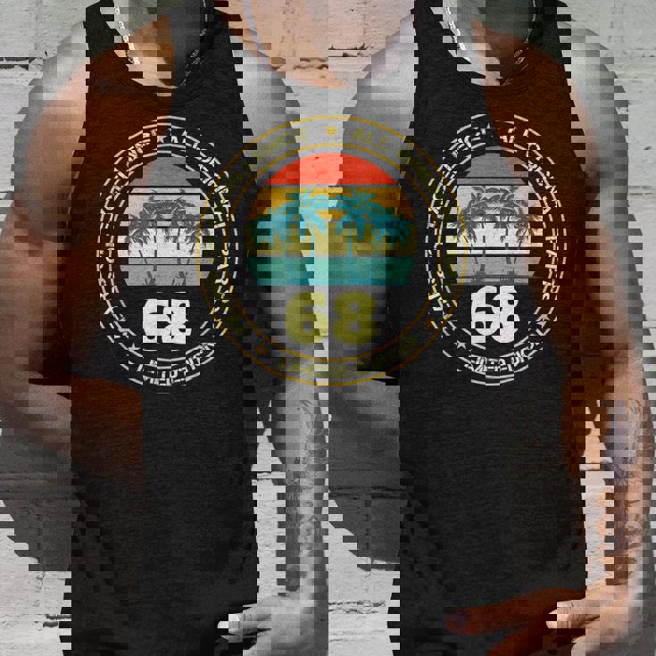 ヴィンテージ 68歳の誕生日のデコレーション 男性用 68歳の誕生日 タンクトップ 彼への贈り物