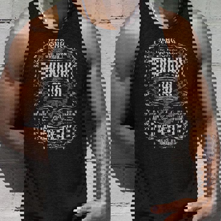 ヴィンテージ65歳の誕生日レジェンドは1961年2月に誕生しました。 タンクトップ 彼への贈り物