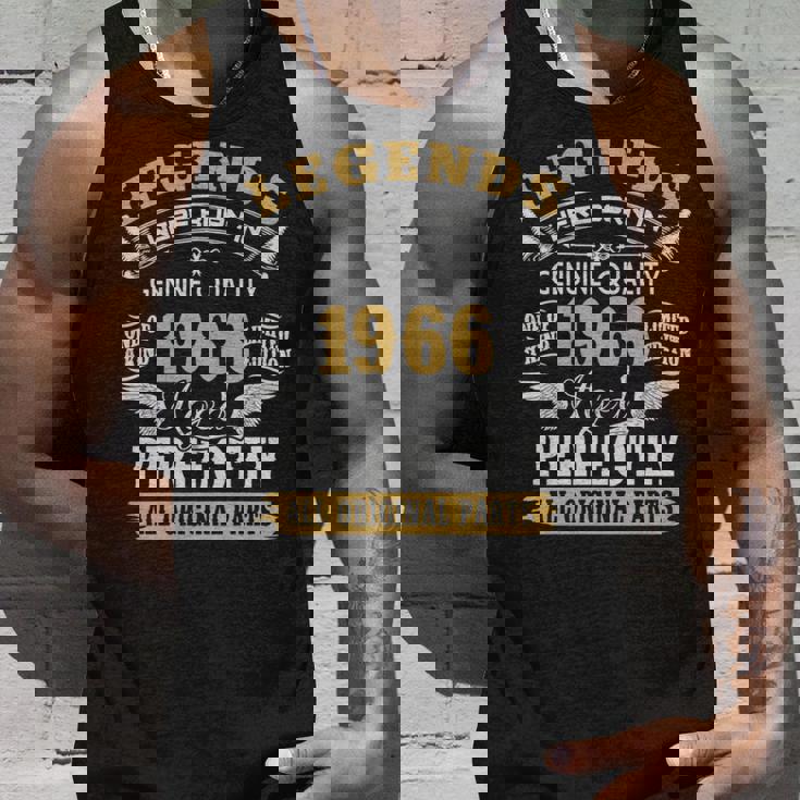伝説は1966年にヴィンテージ60歳の誕生日に生まれました60歳 長袖tシャツ タンクトップ 彼への贈り物