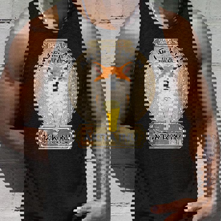 幸せはビールを持つ老人にあり 秋田犬 タンクトップ 彼への贈り物