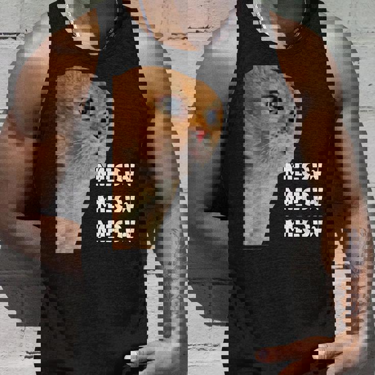 愚かなおしゃべり猫のミームニャーニャーニャー。 タンクトップ 彼への贈り物