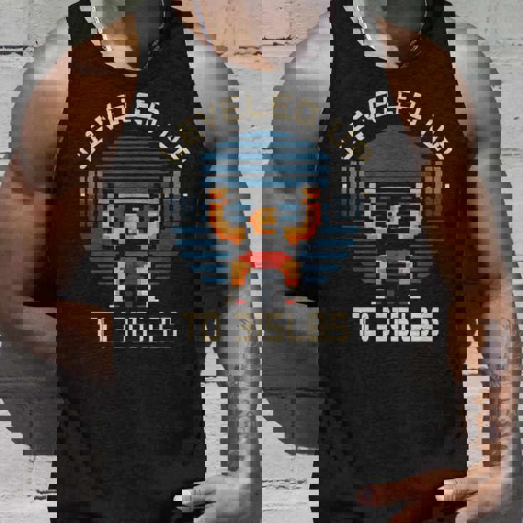 最大330ポンドのベンチプレスゲーマーフィットネスレベル。 タンクトップ 彼への贈り物