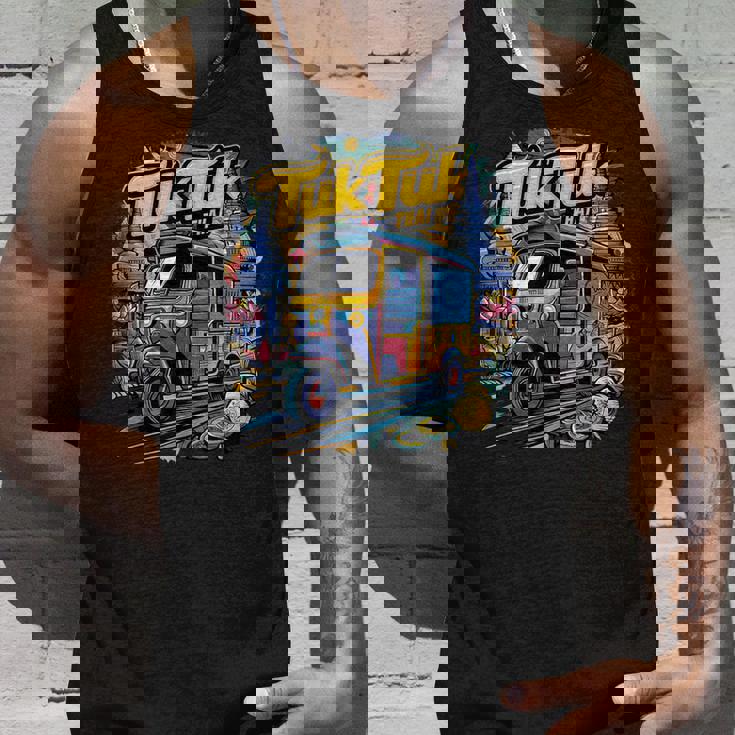 活気に満ちたトゥクトゥクタイアドベンチャー タンクトップ 彼への贈り物