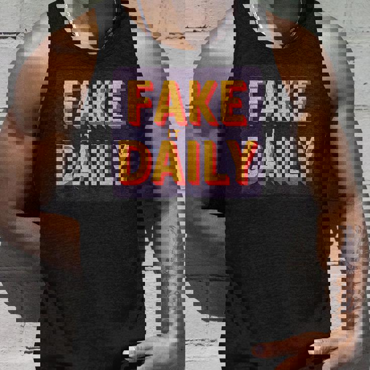 素晴らしいフェイクイットデイリーステートメントエンブレム。 タンクトップ 彼への贈り物