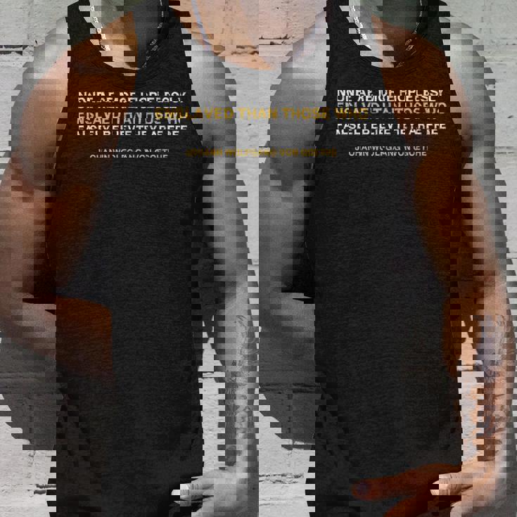 絶望的に奴隷化されたアナキズムリバタリアンの引用 タンクトップ 彼への贈り物