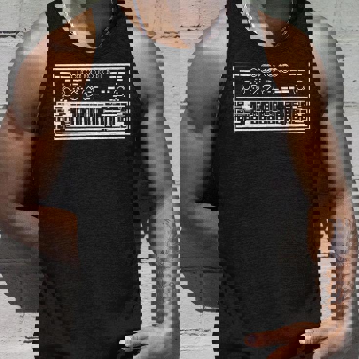 面白いシンセローランドベースラインシンセウェーブ タンクトップ 彼への贈り物