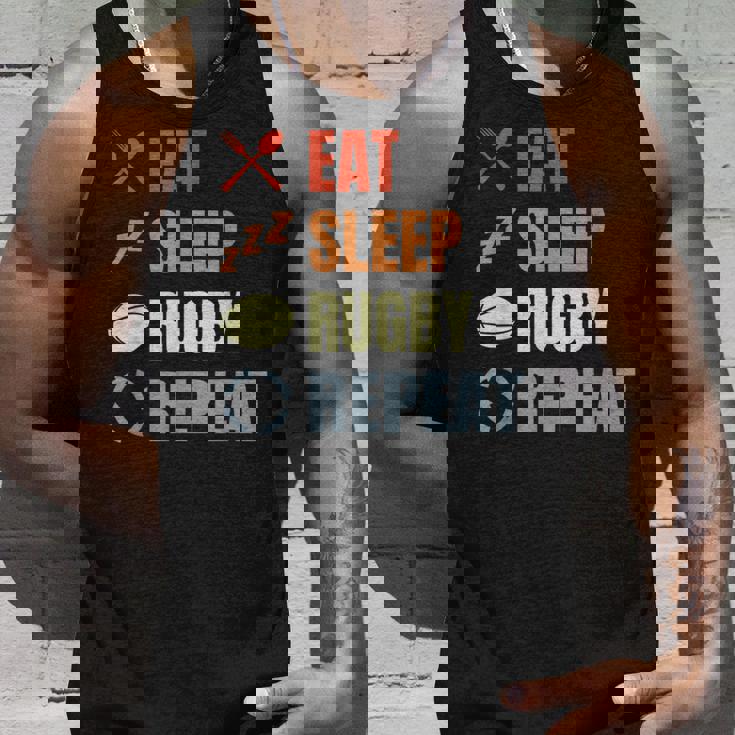 食べる寝るラグビーリピートラグビーコーチチームスポーツ タンクトップ 彼への贈り物