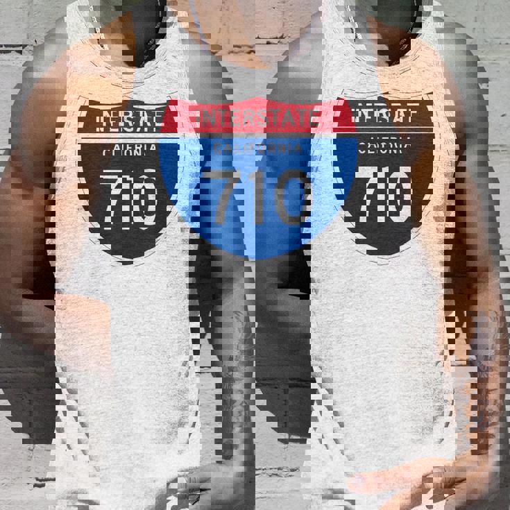 Interstate 710 California タンクトップ 彼への贈り物