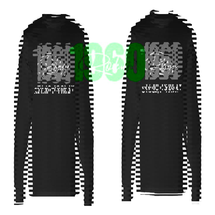 1960 誕生日 66歳 緑寿祝い クールでシンプルな数字デザイン 長袖Tシャツ