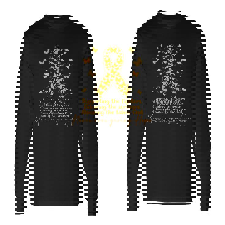 闘士と生存者の小児がん啓発をサポート 長袖Tシャツ