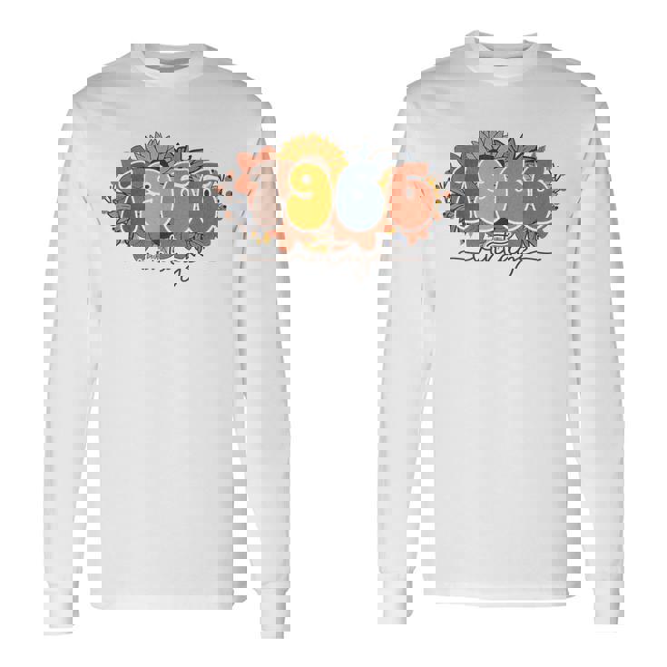 60歳 ヴィンテージ 1966 60歳の誕生日 ワイルドフラワー 長袖Tシャツ