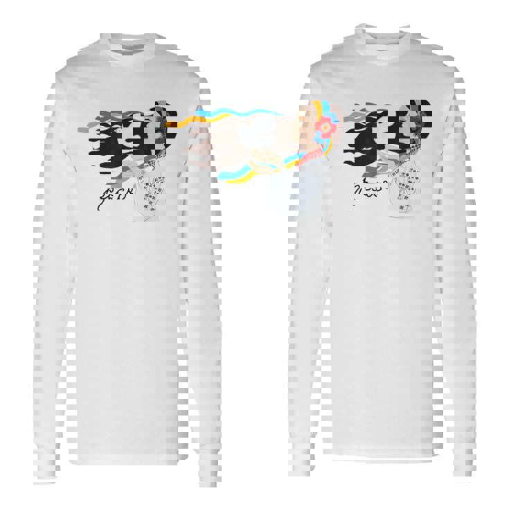 ウクライナの少女がウクライナの平和を支援 長袖Tシャツ