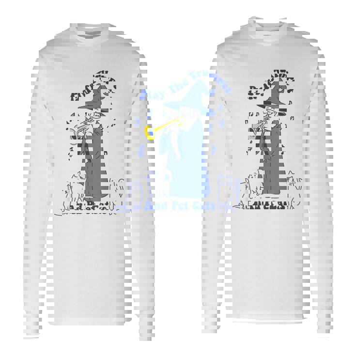 トランペットとペットの猫を弾く 長袖Tシャツ