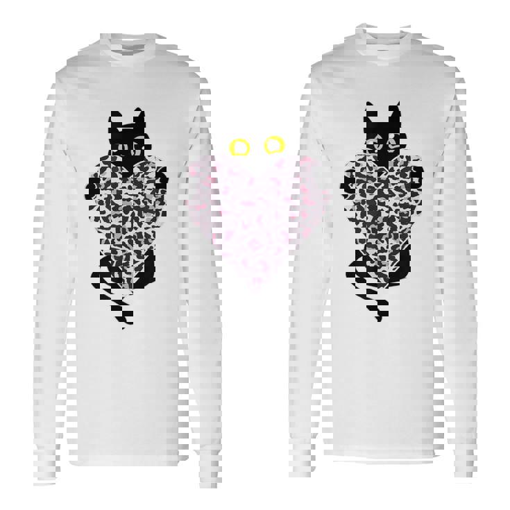ピンクのヒョウ柄ハートを持つ黒猫 長袖Tシャツ