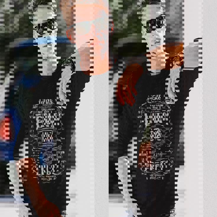 56歳の誕生日の伝説は1968年2月に生まれました 長袖Tシャツ 彼への贈り物