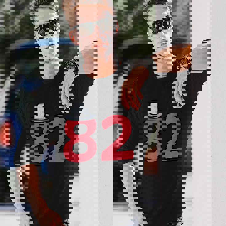 82歳の誕生日番号82 82歳の誕生日番号 長袖Tシャツ 彼への贈り物