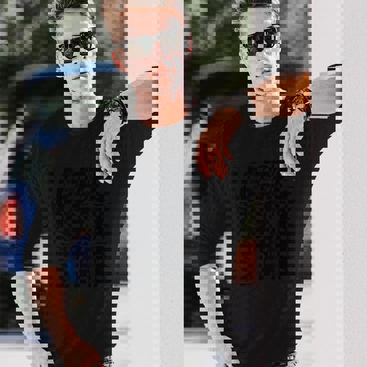 Bold Monochrome Typography 長袖Tシャツ 彼への贈り物