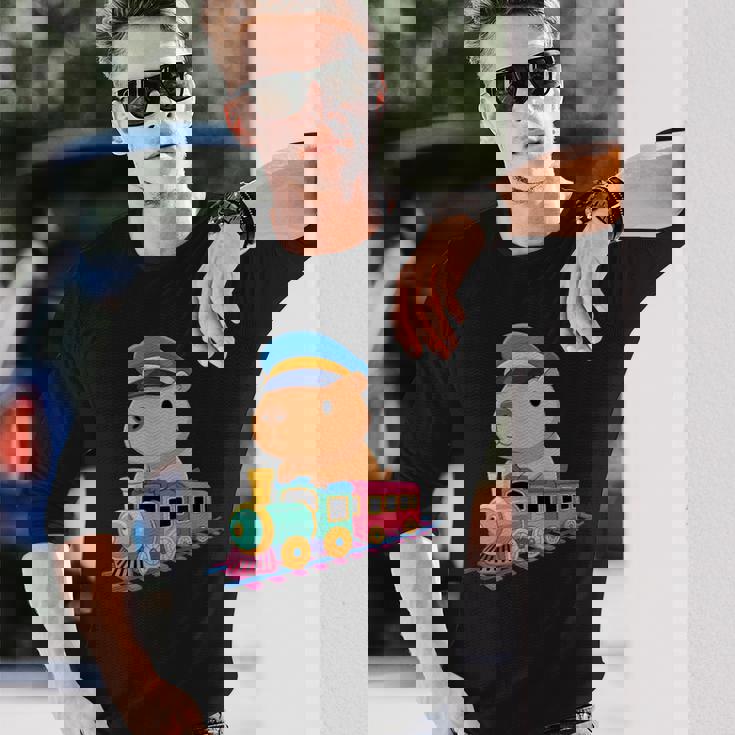 Capybara Riding Train Cute Kawaii Cartoon Rail Adventure 長袖Tシャツ 彼への贈り物