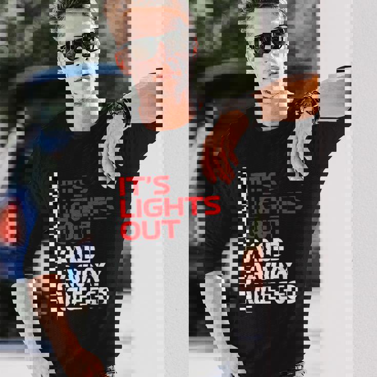 It's Lights Out And Away We Go Race Weekモータースポーツレーシング 長袖Tシャツ 彼への贈り物