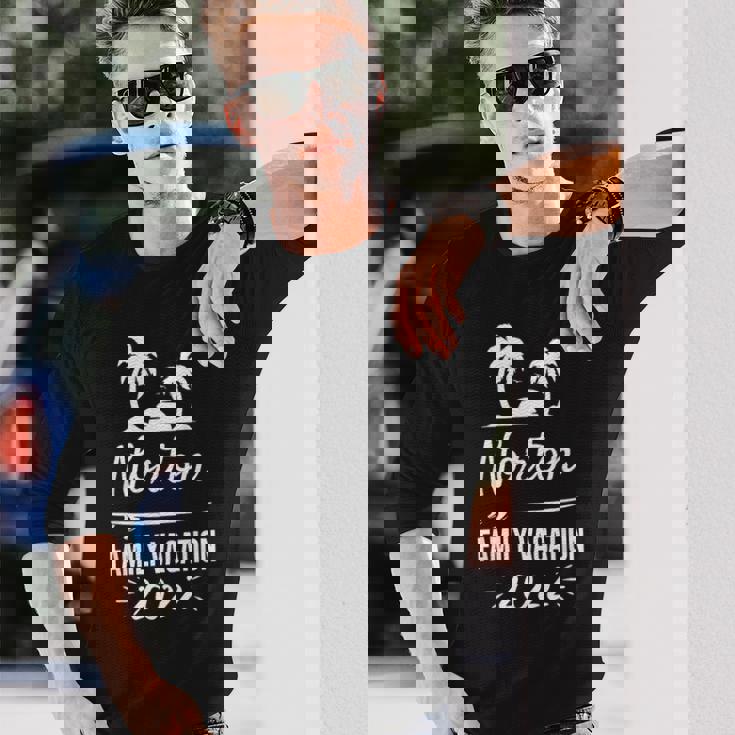 Norton ファミリーバケーション トロピカルグループトリップ ビーチ 長袖Tシャツ 彼への贈り物