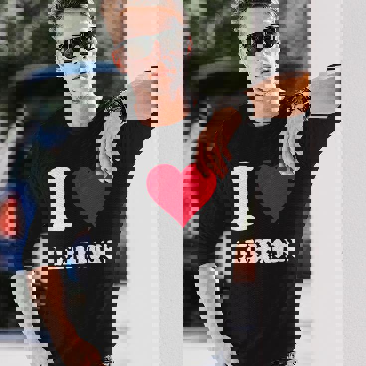 Red Heart I Love Lebron 長袖Tシャツ 彼への贈り物