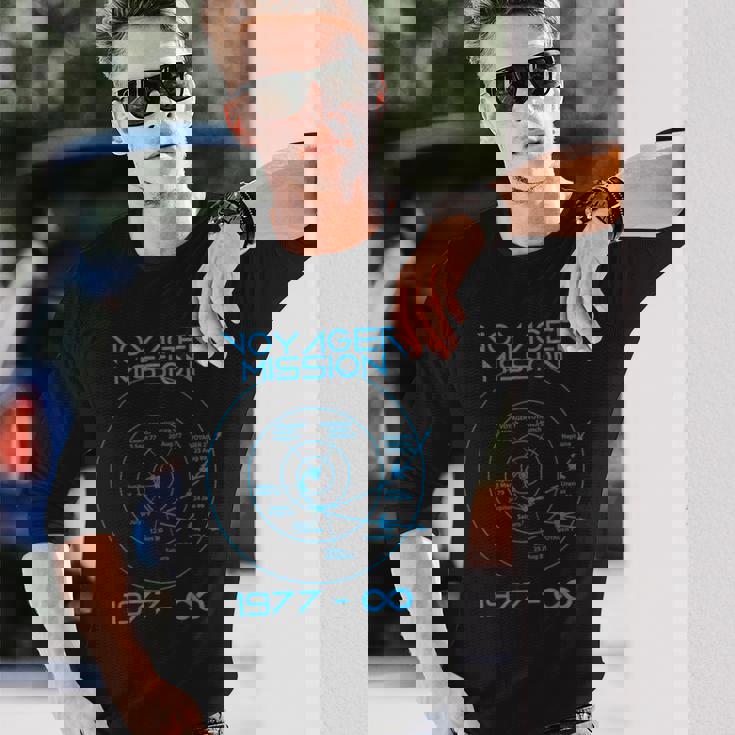 Voyager 12探査機の宇宙探査軌道 長袖Tシャツ 彼への贈り物