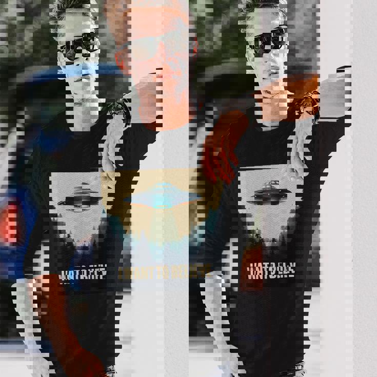 I Want To Believe ヴィンテージ Ufo エイリアン クラフト 夢の出会い 長袖Tシャツ 彼への贈り物