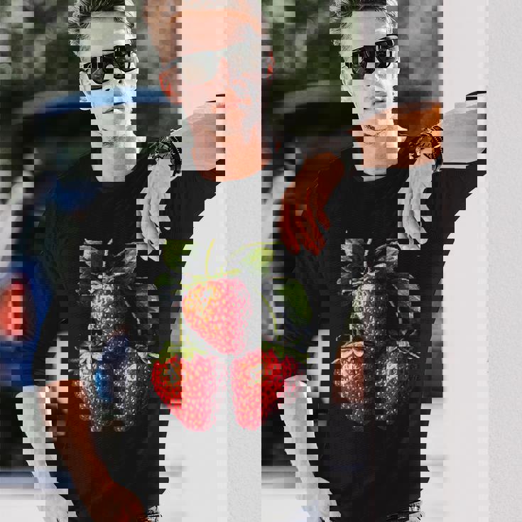 いちご フルーツモチーフ カラフル イラスト イチゴ 長袖Tシャツ 彼への贈り物