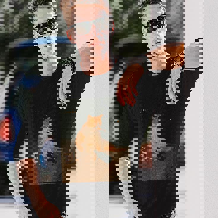 おもしろタバコ 子猫 喫煙 バカ ミーム ブレイン 長袖Tシャツ 彼への贈り物