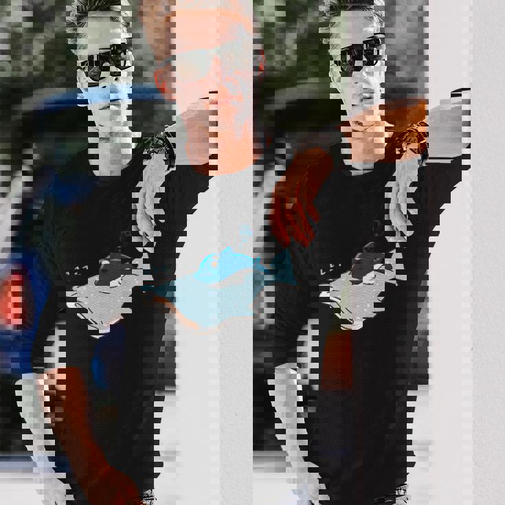 かわいい カワイイ アニメ 眠っているサメ ジンベイザメ 日本語 長袖Tシャツ 彼への贈り物