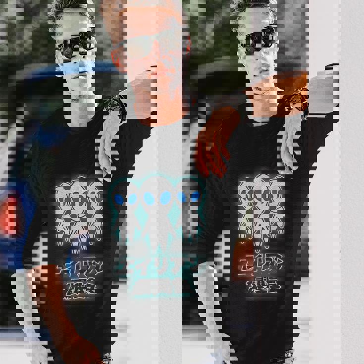 エイリアン振興会（宇宙人）グレイ【ゆるフレンズ】（変なデザイン屋さん）かわいい 面白い 長袖Tシャツ 彼への贈り物