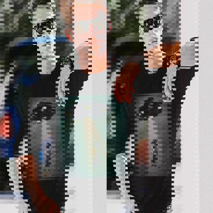 エイリアン誘拐パグ Ufo 面白い宇宙犬デザイン 長袖Tシャツ 彼への贈り物