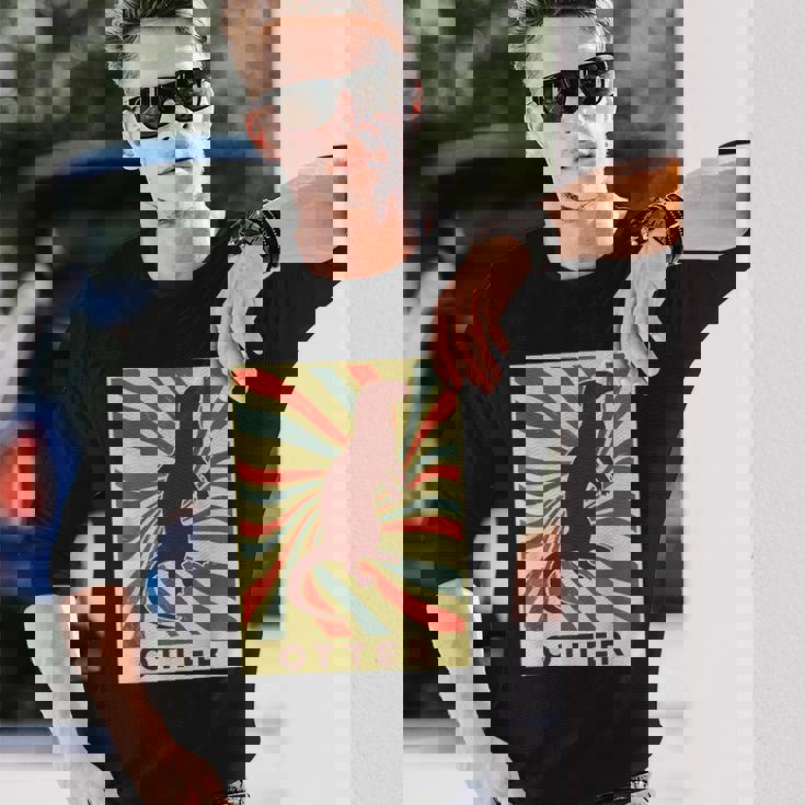 カワウソ 動物 レトロ ヴィンテージ カワウソ 長袖Tシャツ 彼への贈り物