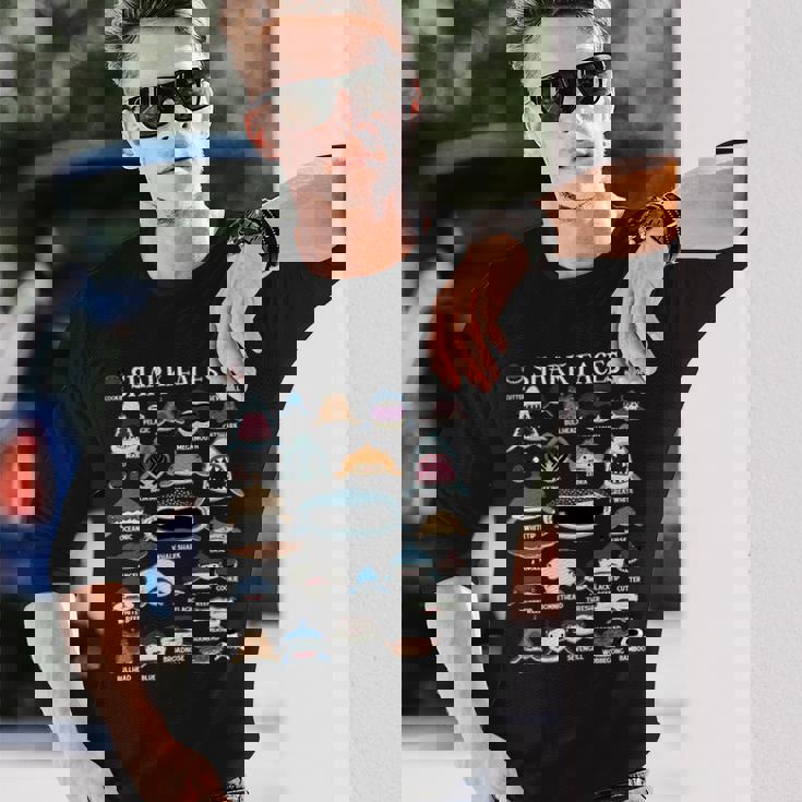 サメの種類 面白いサメの顔 サメの恋人 キッズ 先生 長袖tシャツ 長袖Tシャツ 彼への贈り物