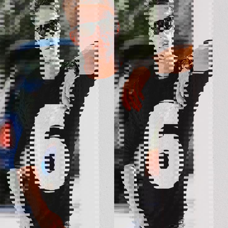 タイポグラフィ 太字表示 6番 数字 6 長袖Tシャツ 彼への贈り物