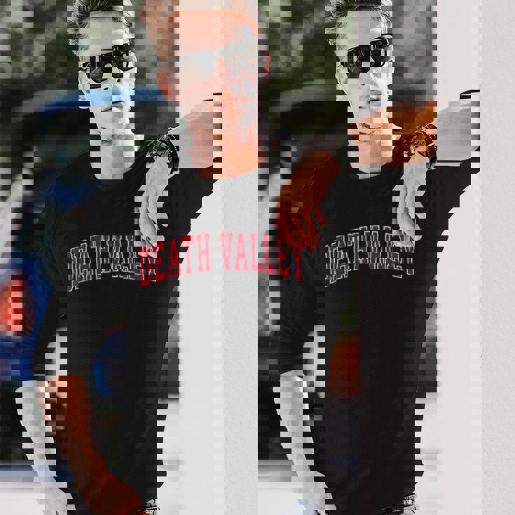 デスバレー国立公園 ビンテージスポーツデザイン レッドデザイン 長袖Tシャツ 彼への贈り物