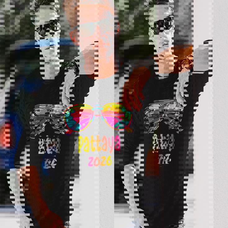 パタヤ 2026 サングラスの服装 パタヤ 2026 長袖Tシャツ 彼への贈り物