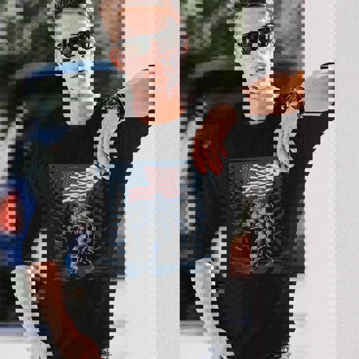 ビッグフット サスカッチ アメリカ国旗 愛国的 7月4日 アメリカ 長袖Tシャツ 彼への贈り物