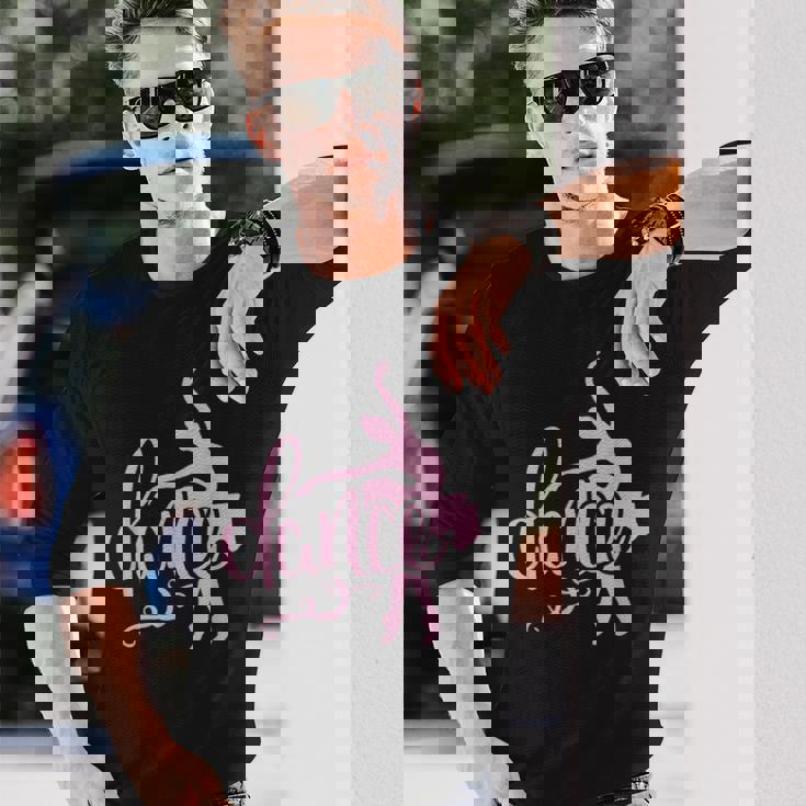 ピンクのバレエダンサー、スクリプトダンスレタリングデザイン。 長袖Tシャツ 彼への贈り物