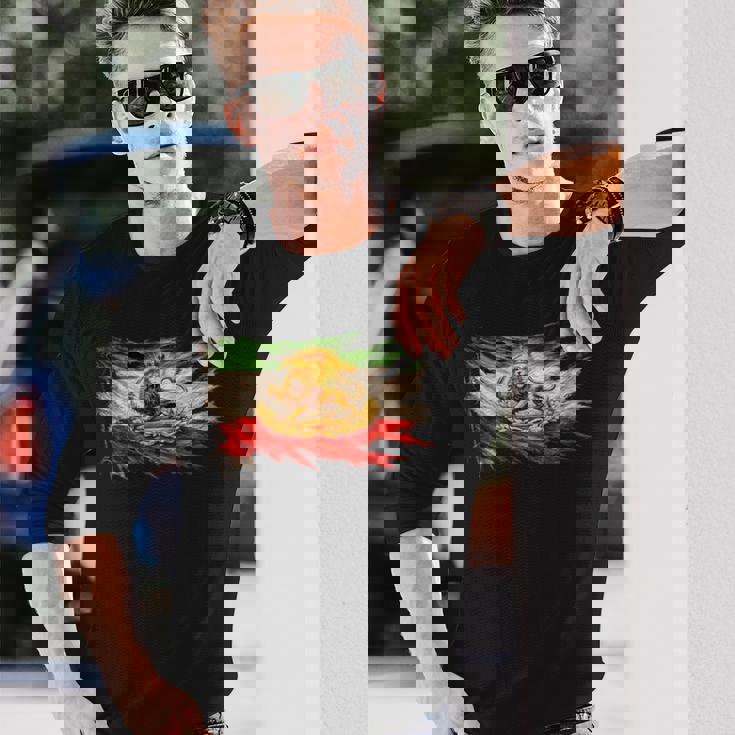 ライオンと太陽のエンブレムが付いたイランの国旗、ヴィンテージペルシャ遺産。 長袖Tシャツ 彼への贈り物