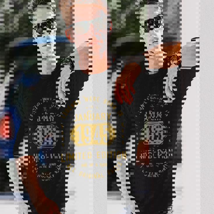 レジェンドは1945年一月生まれ 誕生日 長袖Tシャツ 彼への贈り物