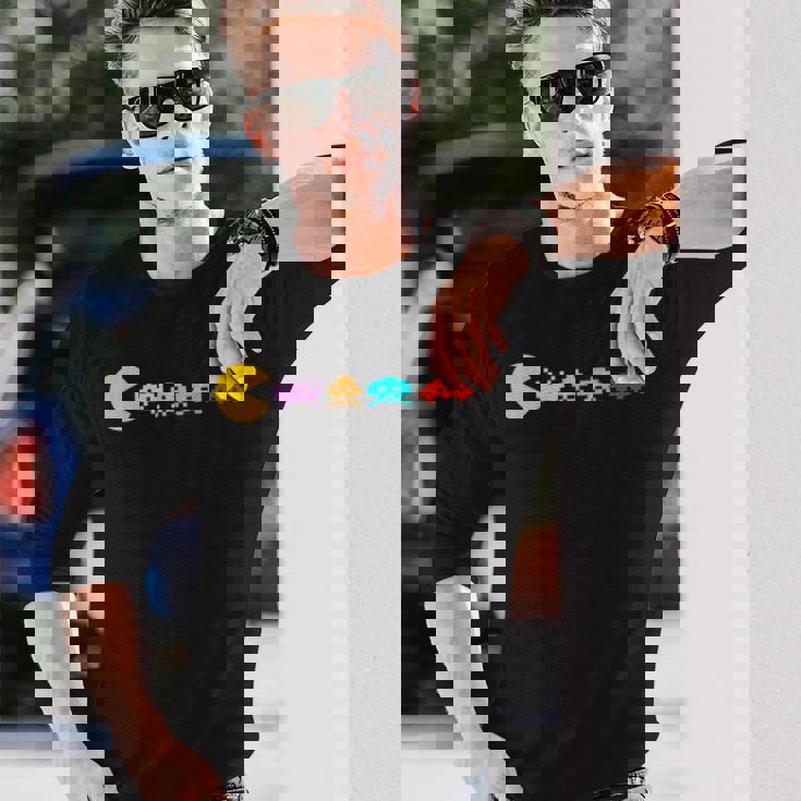 レトロヴィンテージ80年代アーケードゲームインベーダーマッシュアップ 長袖Tシャツ 彼への贈り物