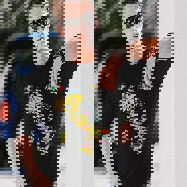 手描きのイタリア地図 観光地 長袖Tシャツ 彼への贈り物