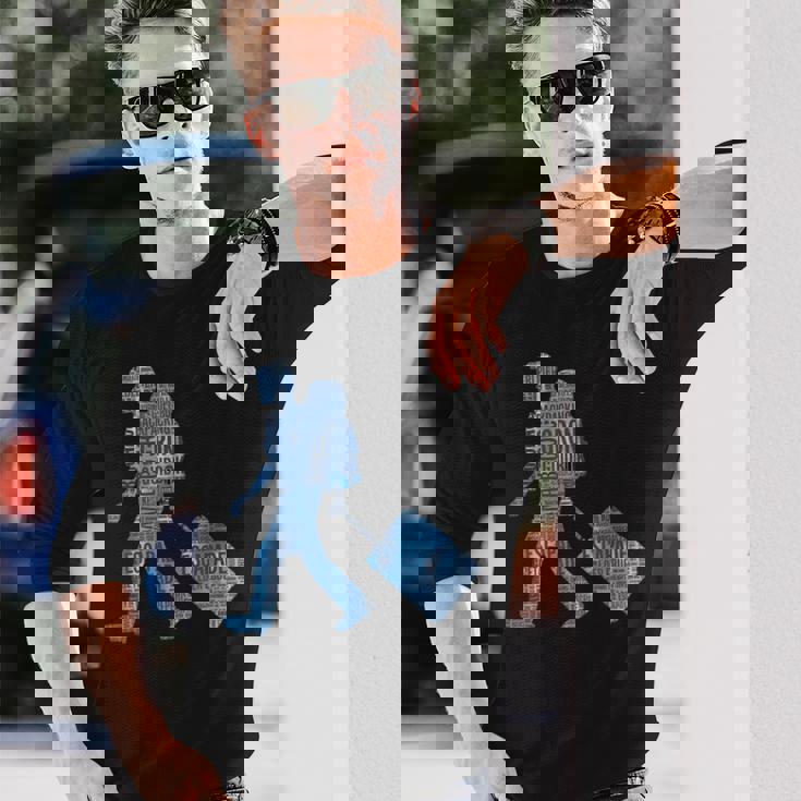 旅への冒険心を抱くシルエットデザイン 世界を巡る旅人たち 長袖Tシャツ 彼への贈り物