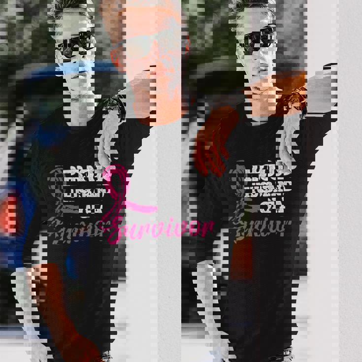 生存者の乳がん啓発の誇り高き夫。 長袖tシャツ 長袖Tシャツ 彼への贈り物