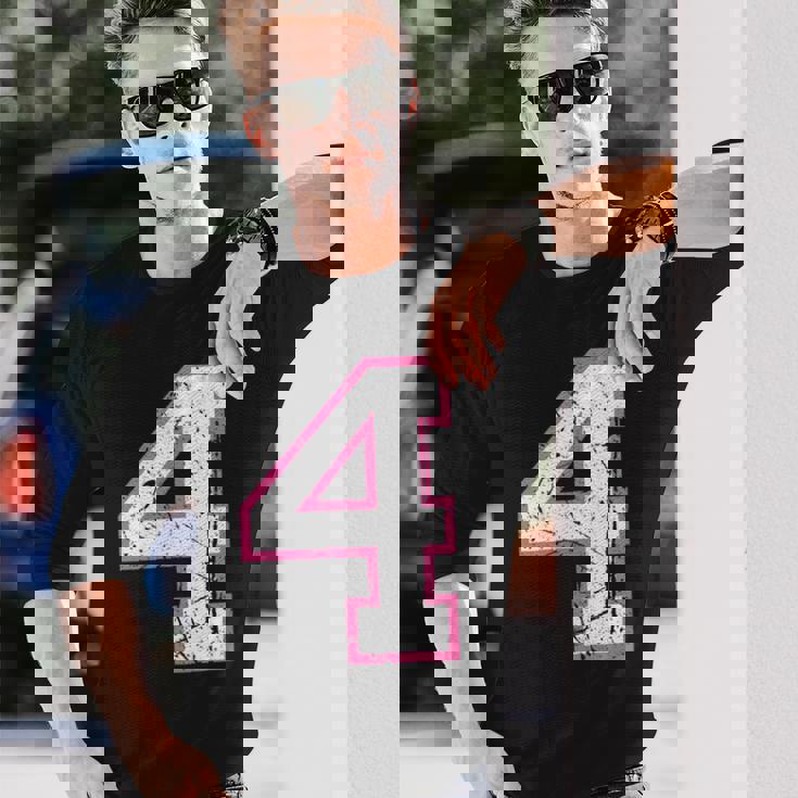 番号 4 ピンクのお気に入りの番号 長袖Tシャツ 彼への贈り物