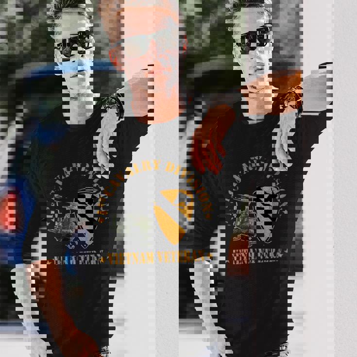 第1空騎兵師団 ベトナム 退役軍人 Uh1 ガンシップパパ 長袖tシャツ 長袖Tシャツ 彼への贈り物