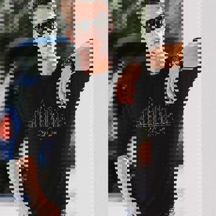 都市のスカイライン ゴールドコースト オーストラリア 長袖Tシャツ 彼への贈り物