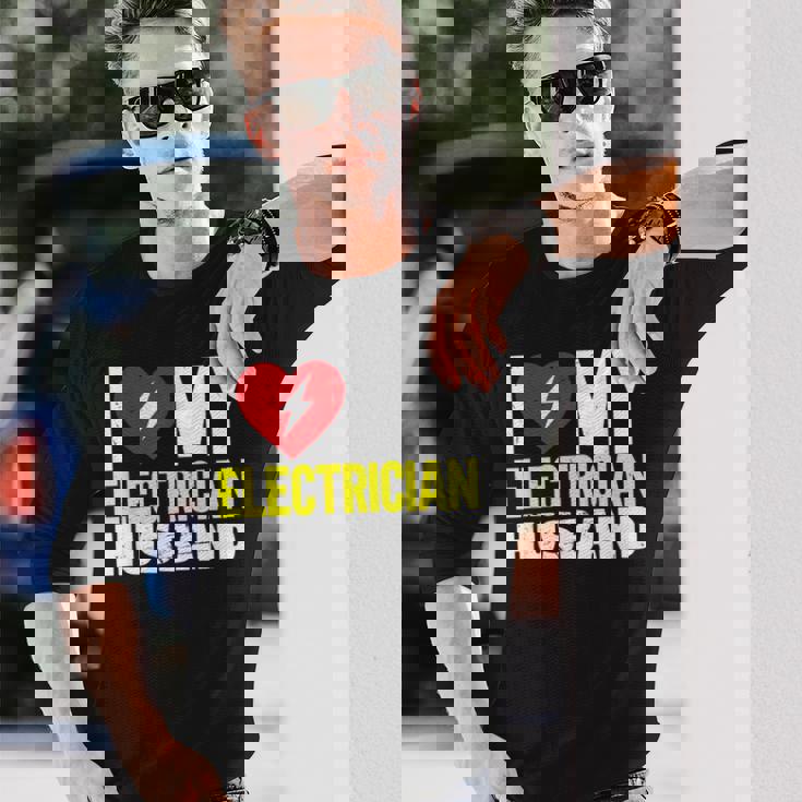 電気技師の夫が大好き 長袖Tシャツ 彼への贈り物
